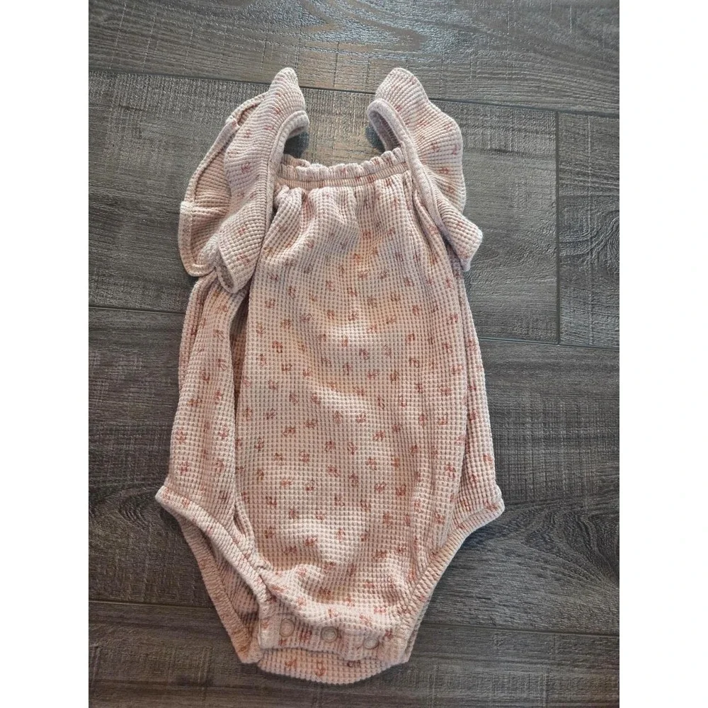 Carter's baby girl romper 6 mos
